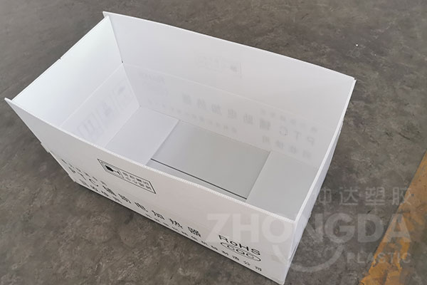 中空板箱價格與紙箱相比有優(yōu)勢嗎？